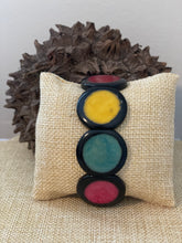 Load image into Gallery viewer, Multicolor Coin Shaped Tagua Nut Bracelet
