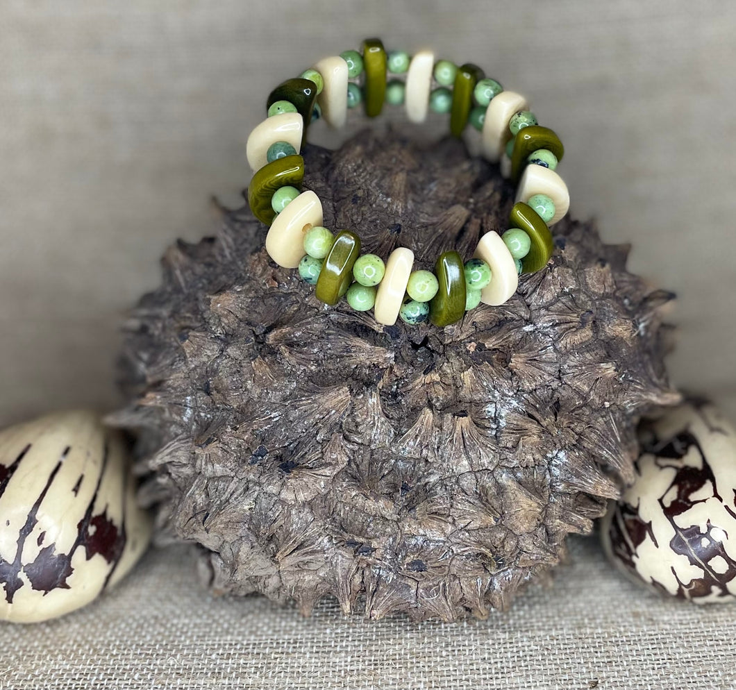Ivory and Green Tagua Nut Stretchable Bracelet