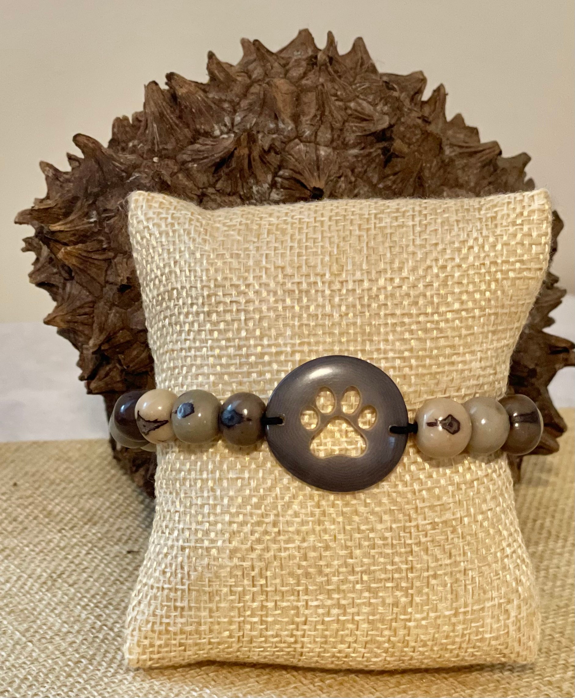 Gray Carved Paw Tagua Nut and Açaí Seeds Bracelet