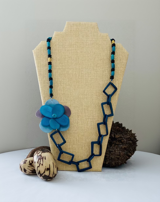 Tricolor Rose Chain Tagua Nut Necklace