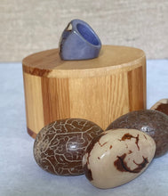 Load image into Gallery viewer, Purple Tagua Nut Statement Ring
