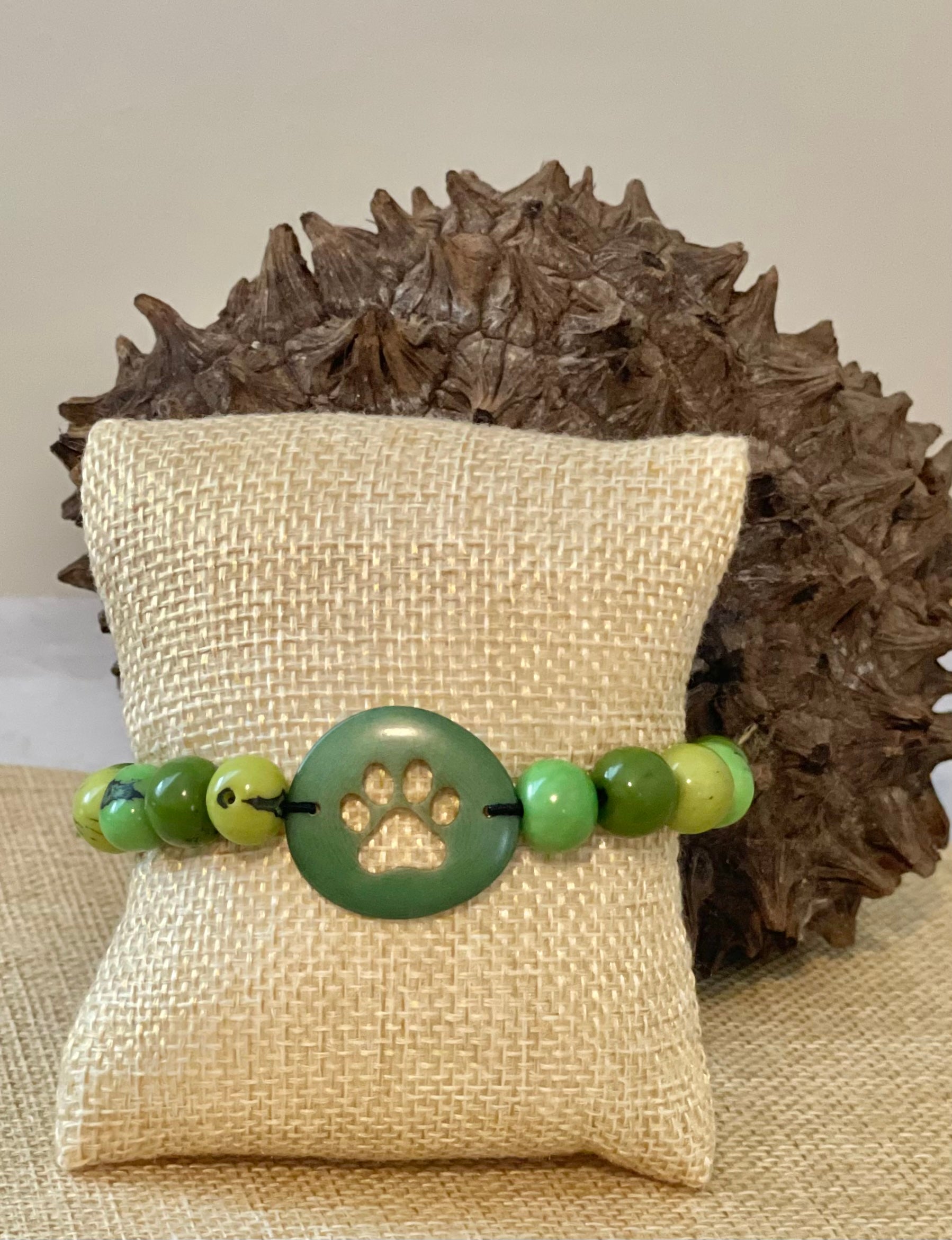 Green Carved Paw Tagua Nut and Açaí Seeds Bracelet